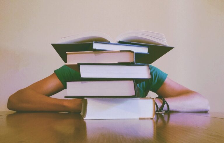 ¿How to Stay Awake to Study? 10 Best Ways to Stay Awake While Studying